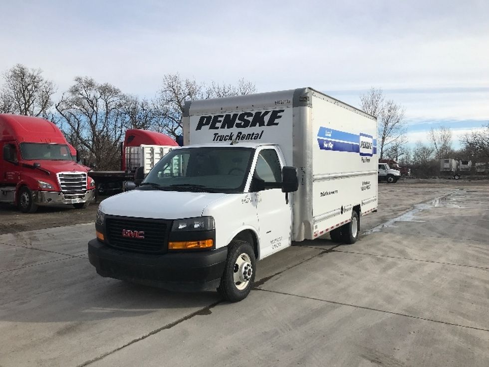 Light Duty Box Truck-Light and Medium Duty Trucks-GMC-2022-Savana G33903-Des Moines-IA-31,372\n\t\tmiles-$ 45,000 - Image 3