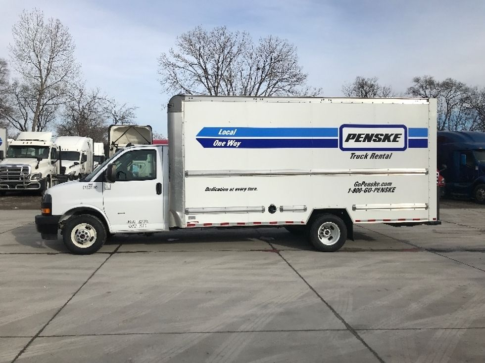 Light Duty Box Truck-Light and Medium Duty Trucks-GMC-2022-Savana G33903-Des Moines-IA-31,372\n\t\tmiles-$ 45,000 - Image 4