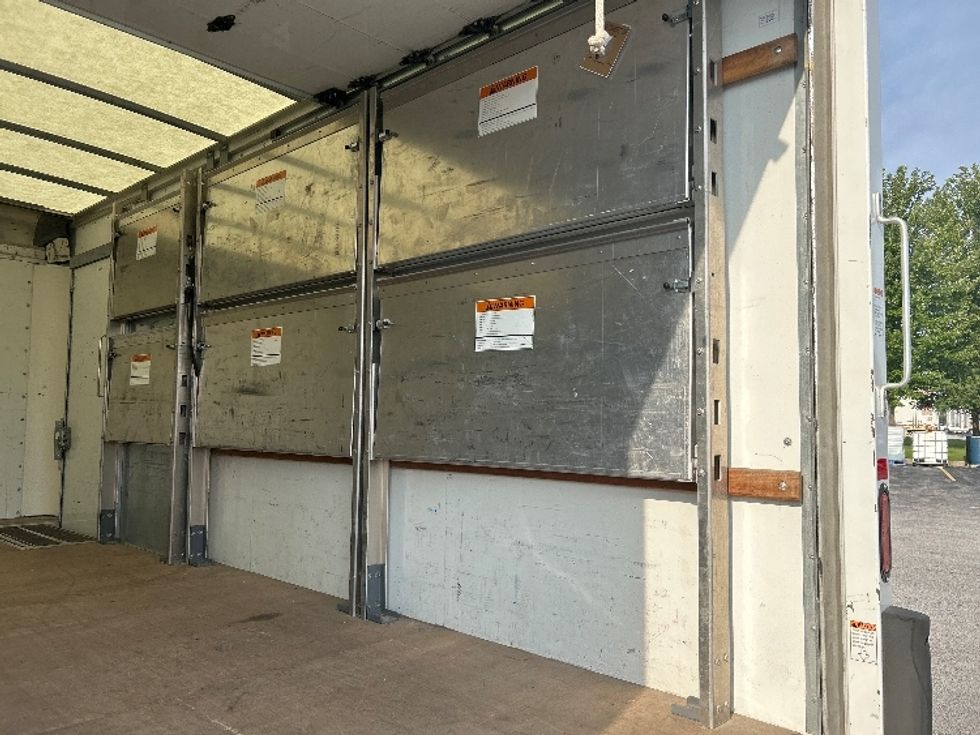 Light Duty Box Truck-Light and Medium Duty Trucks-GMC-2022-Savana G33903-Des Moines-IA-66,701\n\t\tmiles-$ 38,000 - Image 10