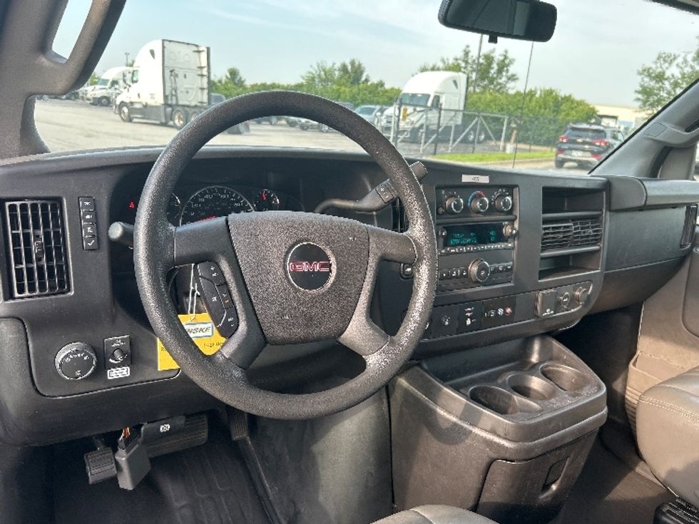 Light Duty Box Truck-Light and Medium Duty Trucks-GMC-2022-Savana G33903-Des Moines-IA-66,701\n\t\tmiles-$ 38,000 - Image 14