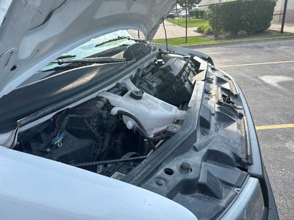 Light Duty Box Truck-Light and Medium Duty Trucks-GMC-2022-Savana G33903-Des Moines-IA-66,701\n\t\tmiles-$ 38,000 - Image 20