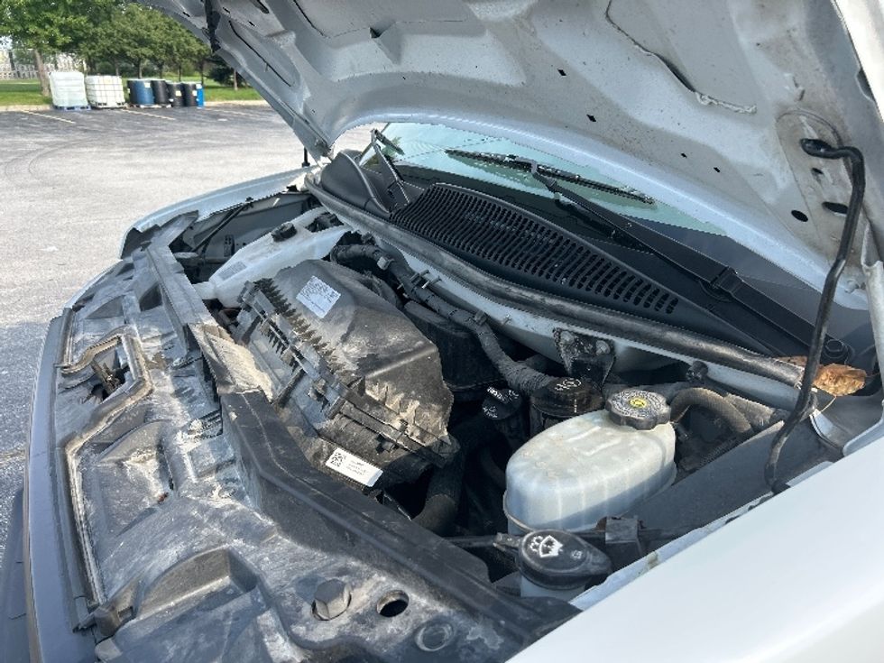 Light Duty Box Truck-Light and Medium Duty Trucks-GMC-2022-Savana G33903-Des Moines-IA-66,701\n\t\tmiles-$ 38,000 - Image 21