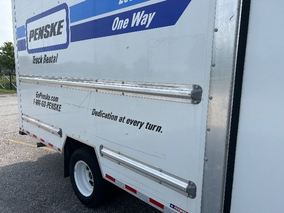 Light Duty Box Truck-Light and Medium Duty Trucks-GMC-2022-Savana G33903-Des Moines-IA-66,701\n\t\tmiles-$ 38,000 - Image 23