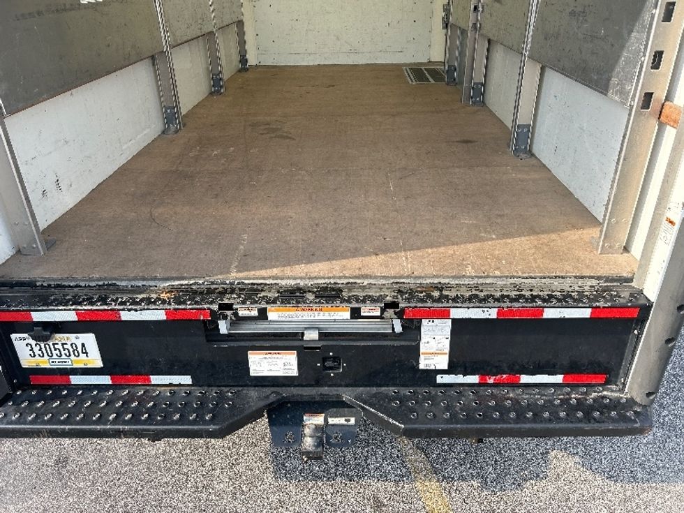 Light Duty Box Truck-Light and Medium Duty Trucks-GMC-2022-Savana G33903-Des Moines-IA-66,701\n\t\tmiles-$ 38,000 - Image 8