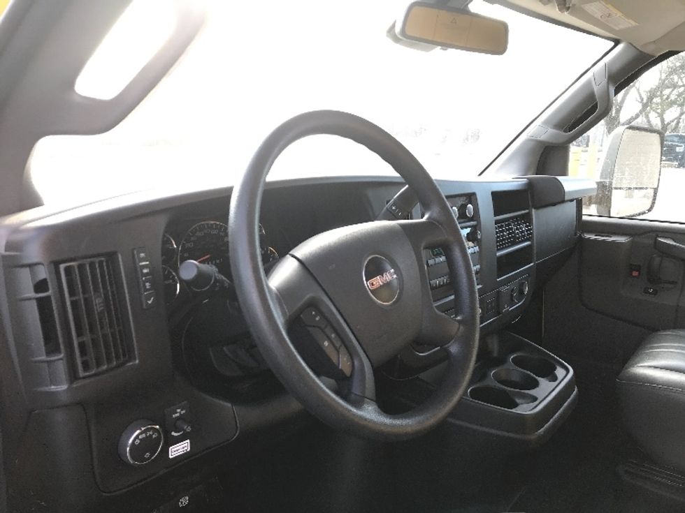 Light Duty Box Truck-Light and Medium Duty Trucks-GMC-2022-Savana G33903-Des Moines-IA-86,916\n\t\tmiles-$ 29,500 - Image 17