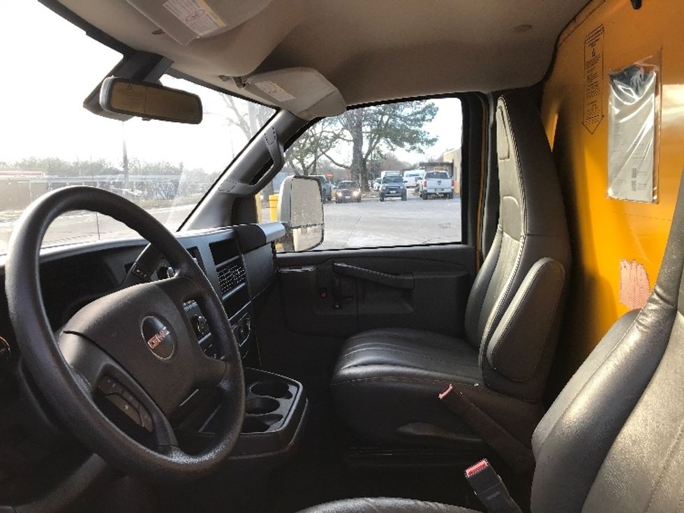 Light Duty Box Truck-Light and Medium Duty Trucks-GMC-2022-Savana G33903-Des Moines-IA-86,916\n\t\tmiles-$ 29,500 - Image 19