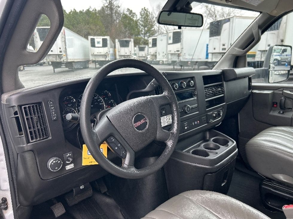 Light Duty Box Truck-Light and Medium Duty Trucks-GMC-2022-Savana G33903-Duluth-GA-114,130\n\t\tmiles-$ 30,750 - Image 17