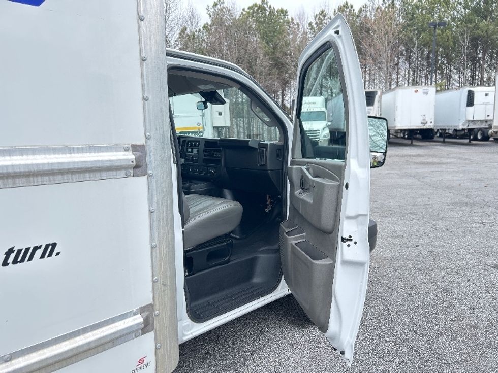 Light Duty Box Truck-Light and Medium Duty Trucks-GMC-2022-Savana G33903-Duluth-GA-114,130\n\t\tmiles-$ 30,750 - Image 20