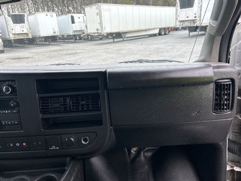 Light Duty Box Truck-Light and Medium Duty Trucks-GMC-2022-Savana G33903-Duluth-GA-114,130\n\t\tmiles-$ 30,750 - Image 21