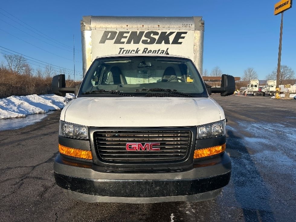 Light Duty Box Truck-Light and Medium Duty Trucks-GMC-2022-Savana G33903-Duncansville-PA-50,463\n\t\tmiles-$ 39,250 - Image 2