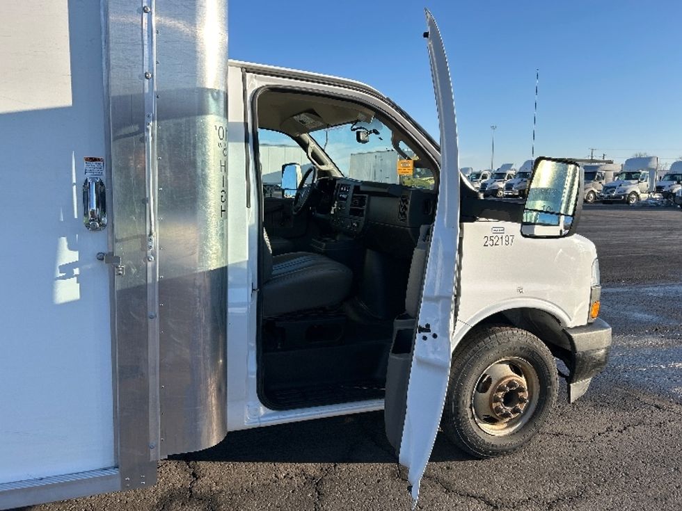 Light Duty Box Truck-Light and Medium Duty Trucks-GMC-2022-Savana G33903-Duncansville-PA-50,463\n\t\tmiles-$ 39,250 - Image 20