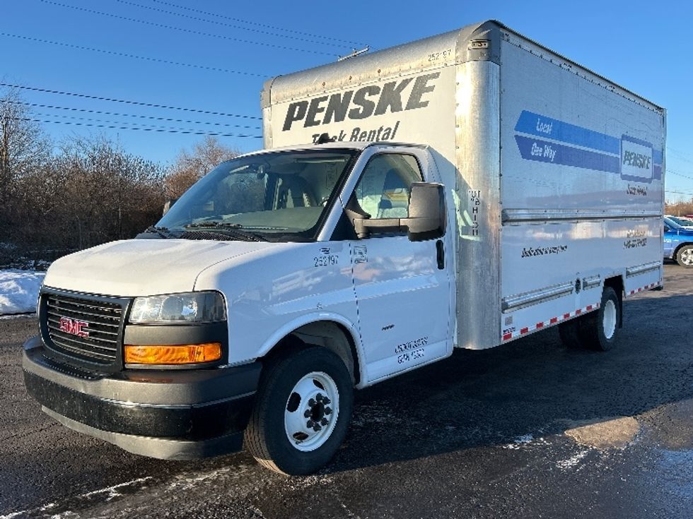 Light Duty Box Truck-Light and Medium Duty Trucks-GMC-2022-Savana G33903-Duncansville-PA-50,463\n\t\tmiles-$ 39,250 - Image 3