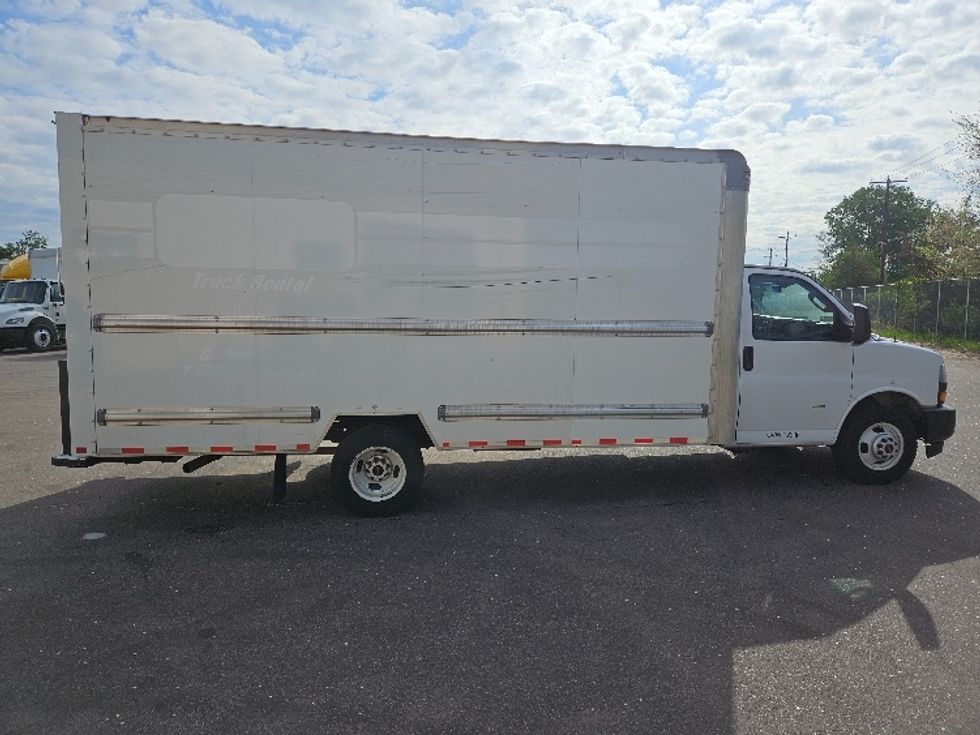 Light Duty Box Truck-Light and Medium Duty Trucks-GMC-2022-Savana G33903-Eagan-MN-120,447\n\t\tmiles-$ 27,750 - Image 15