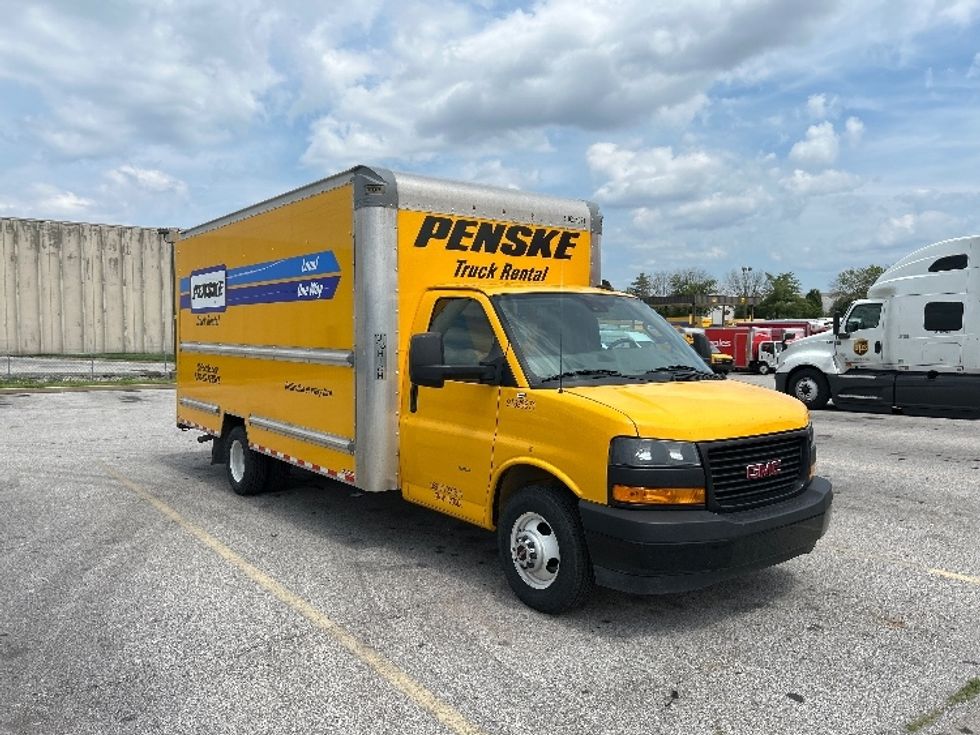 Light Duty Box Truck-Light and Medium Duty Trucks-GMC-2022-Savana G33903-Earth City-MO-104,942\n\t\tmiles-$ 12,000 - Image 1