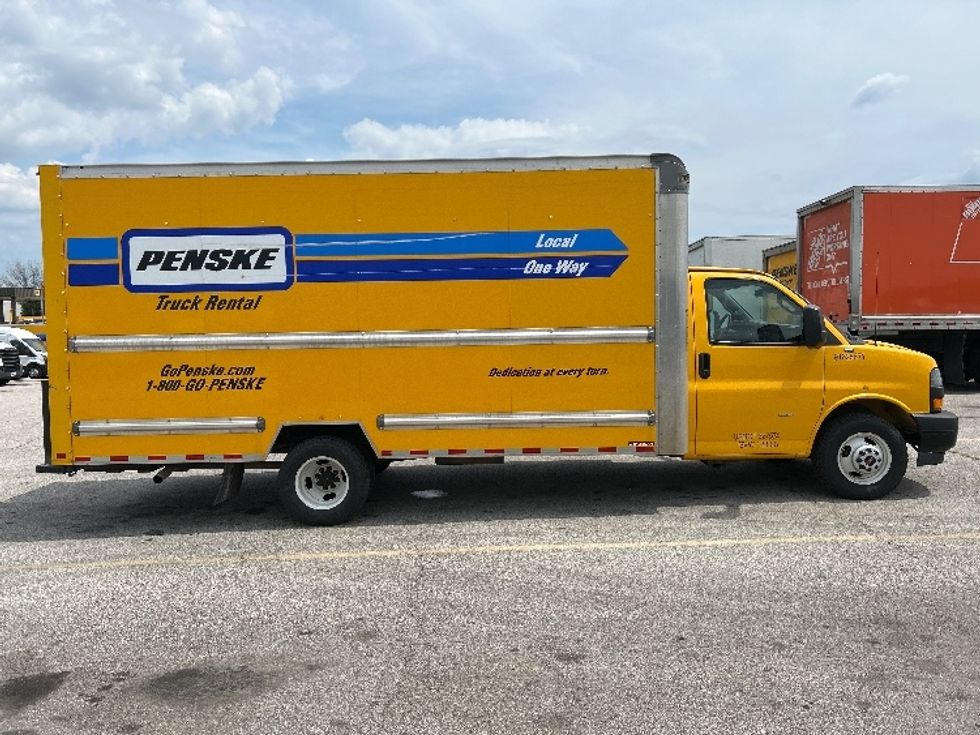 Light Duty Box Truck-Light and Medium Duty Trucks-GMC-2022-Savana G33903-Earth City-MO-104,942\n\t\tmiles-$ 12,000 - Image 15