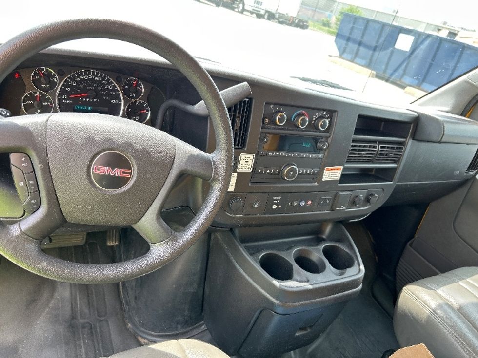 Light Duty Box Truck-Light and Medium Duty Trucks-GMC-2022-Savana G33903-Earth City-MO-104,942\n\t\tmiles-$ 12,000 - Image 18