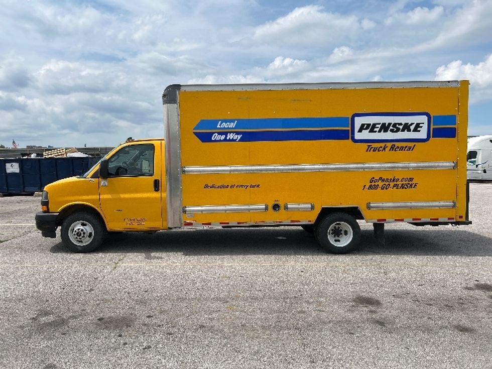 Light Duty Box Truck-Light and Medium Duty Trucks-GMC-2022-Savana G33903-Earth City-MO-104,942\n\t\tmiles-$ 12,000 - Image 4