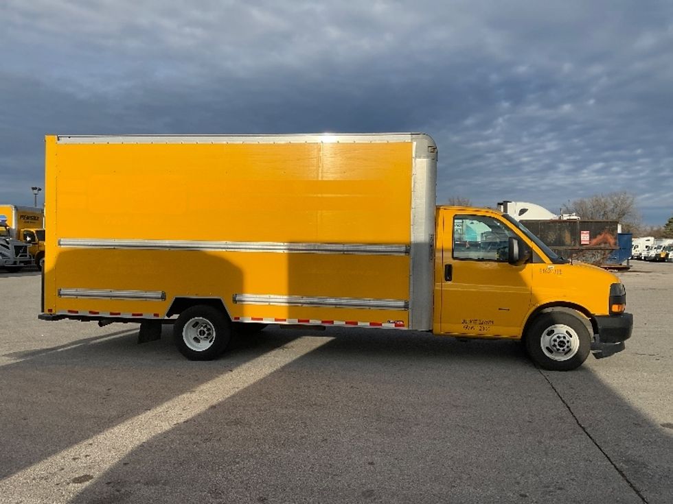 Light Duty Box Truck-Light and Medium Duty Trucks-GMC-2022-Savana G33903-Earth City-MO-88,204\n\t\tmiles-$ 29,500 - Image 14