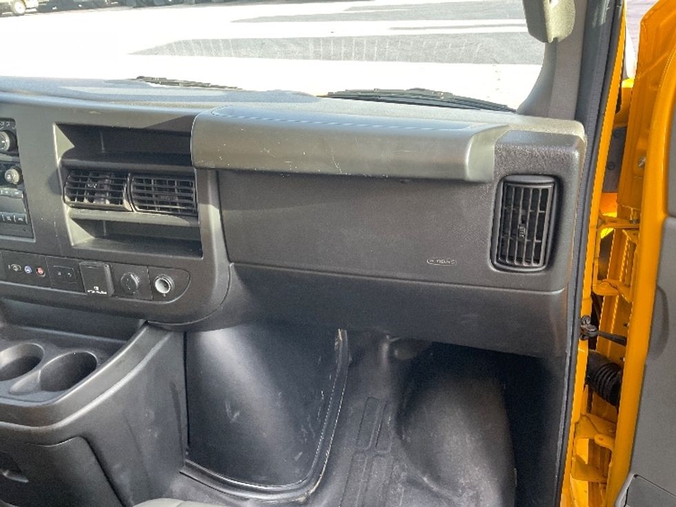 Light Duty Box Truck-Light and Medium Duty Trucks-GMC-2022-Savana G33903-Earth City-MO-88,204\n\t\tmiles-$ 29,500 - Image 20