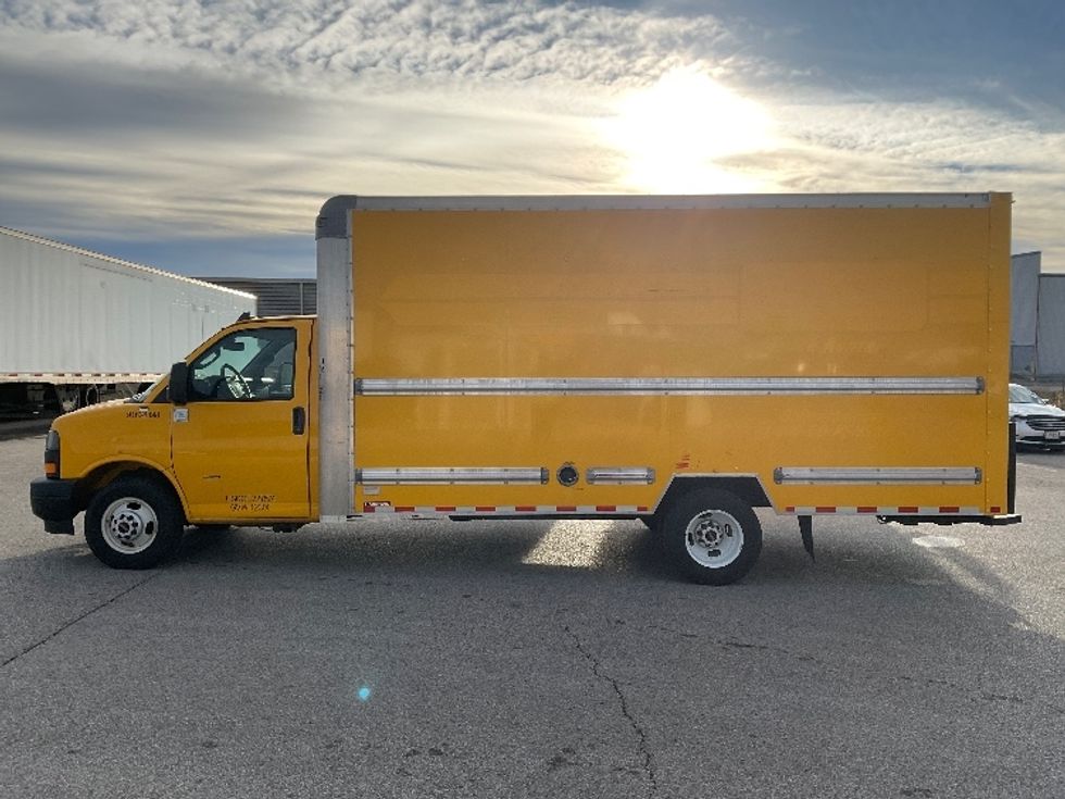 Light Duty Box Truck-Light and Medium Duty Trucks-GMC-2022-Savana G33903-Earth City-MO-88,204\n\t\tmiles-$ 29,500 - Image 4