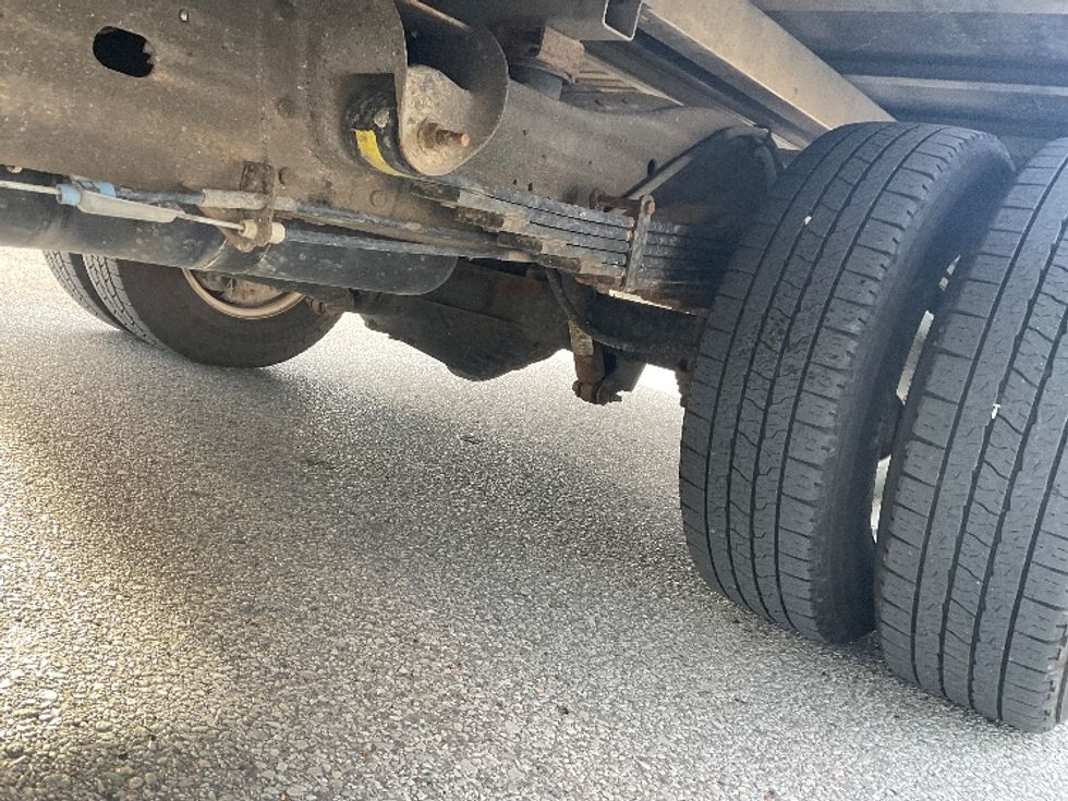 Light Duty Box Truck-Light and Medium Duty Trucks-GMC-2022-Savana G33903-Earth City-MO-88,204\n\t\tmiles-$ 29,500 - Image 5