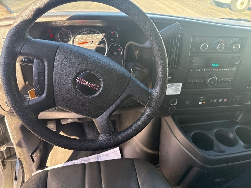 Light Duty Box Truck-Light and Medium Duty Trucks-GMC-2022-Savana G33903-East Chicago-IN-103,757\n\t\tmiles-$ 32,000 - Image 17