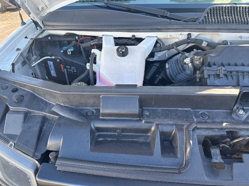 Light Duty Box Truck-Light and Medium Duty Trucks-GMC-2022-Savana G33903-East Chicago-IN-103,757\n\t\tmiles-$ 32,000 - Image 23