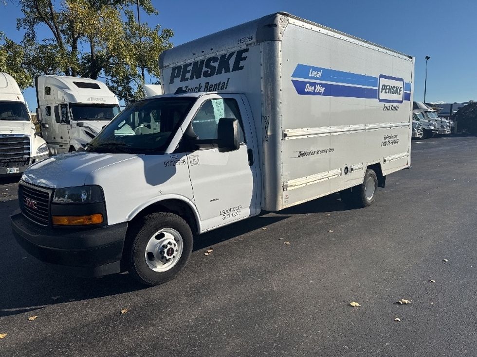 Light Duty Box Truck-Light and Medium Duty Trucks-GMC-2022-Savana G33903-East Chicago-IN-103,757\n\t\tmiles-$ 32,000 - Image 3
