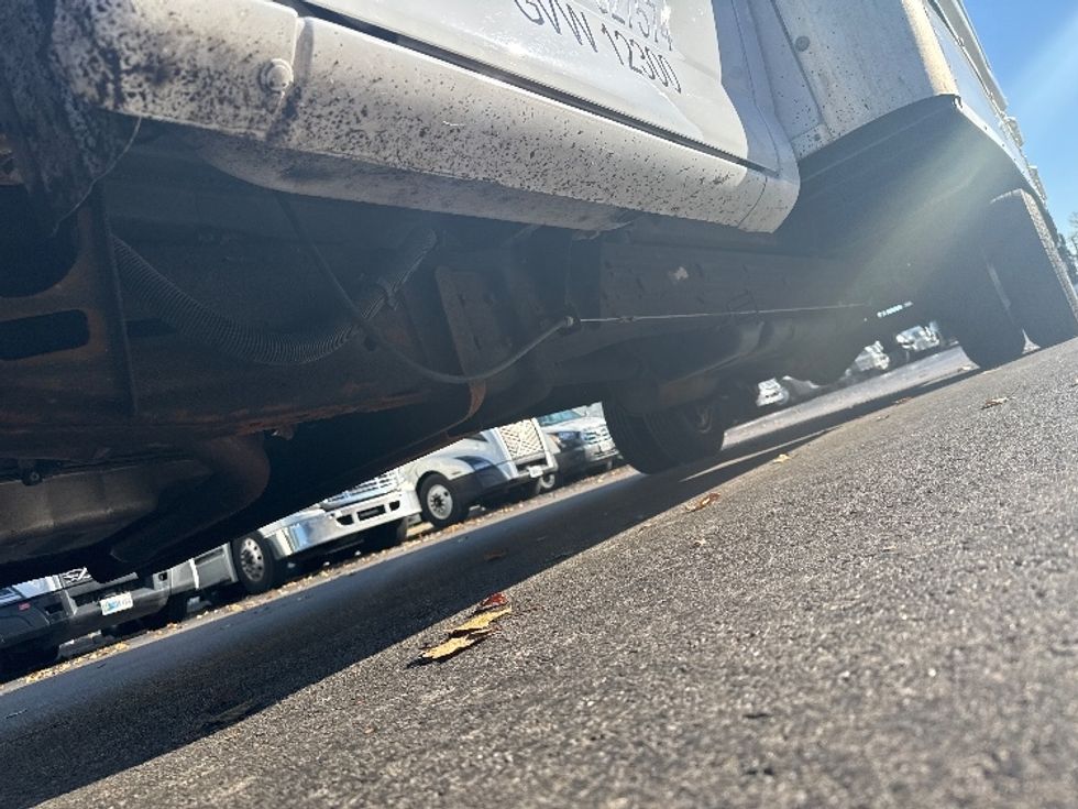 Light Duty Box Truck-Light and Medium Duty Trucks-GMC-2022-Savana G33903-East Chicago-IN-103,757\n\t\tmiles-$ 32,000 - Image 5