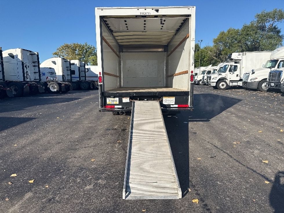 Light Duty Box Truck-Light and Medium Duty Trucks-GMC-2022-Savana G33903-East Chicago-IN-103,757\n\t\tmiles-$ 32,000 - Image 9