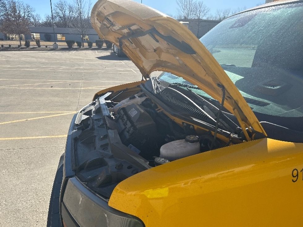 Light Duty Box Truck-Light and Medium Duty Trucks-GMC-2022-Savana G33903-East Chicago-IN-103,857\n\t\tmiles-$ 28,250 - Image 21