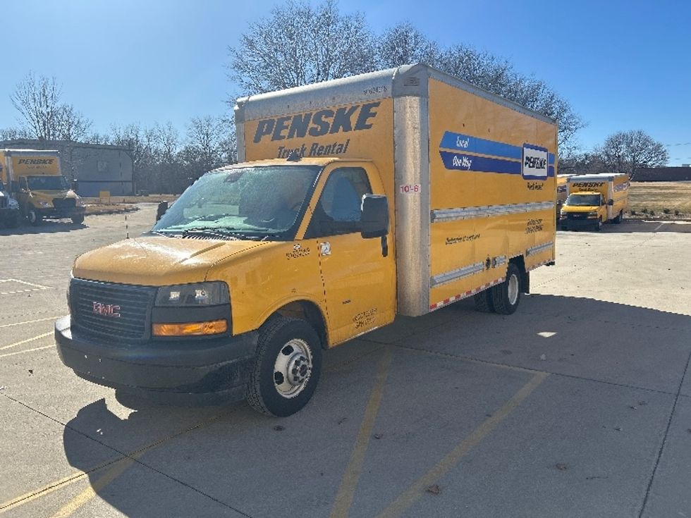 Light Duty Box Truck-Light and Medium Duty Trucks-GMC-2022-Savana G33903-East Chicago-IN-103,857\n\t\tmiles-$ 28,250 - Image 3