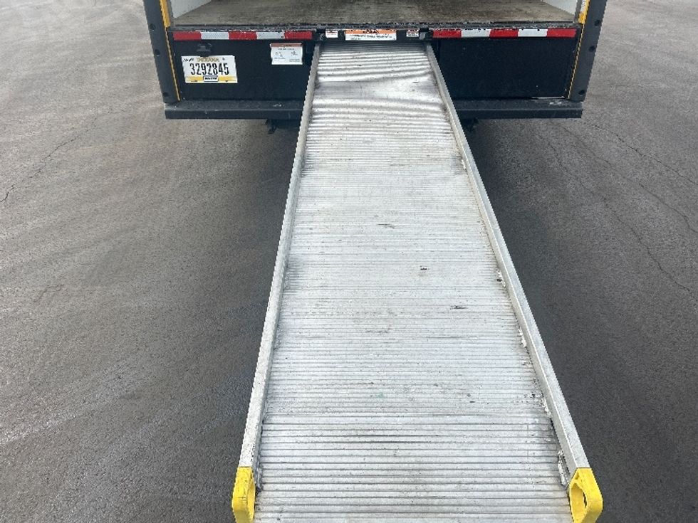 Light Duty Box Truck-Light and Medium Duty Trucks-GMC-2022-Savana G33903-East Chicago-IN-106,734\n\t\tmiles-$ 27,750 - Image 10