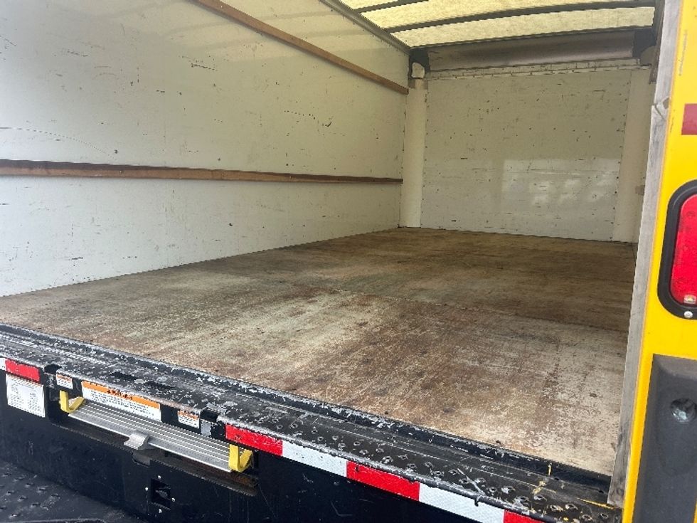 Light Duty Box Truck-Light and Medium Duty Trucks-GMC-2022-Savana G33903-East Chicago-IN-106,734\n\t\tmiles-$ 27,750 - Image 12