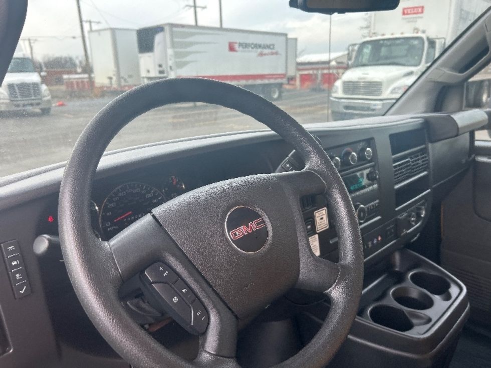 Light Duty Box Truck-Light and Medium Duty Trucks-GMC-2022-Savana G33903-East Chicago-IN-106,734\n\t\tmiles-$ 27,750 - Image 17