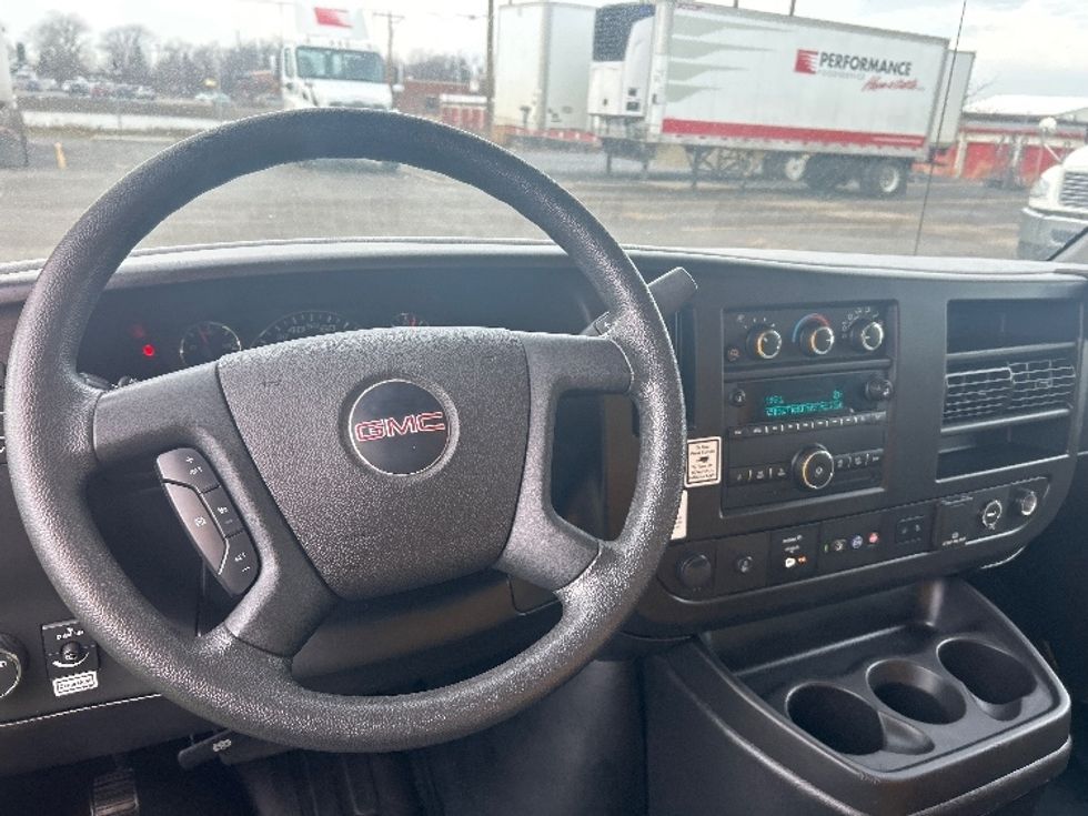 Light Duty Box Truck-Light and Medium Duty Trucks-GMC-2022-Savana G33903-East Chicago-IN-106,734\n\t\tmiles-$ 27,750 - Image 18
