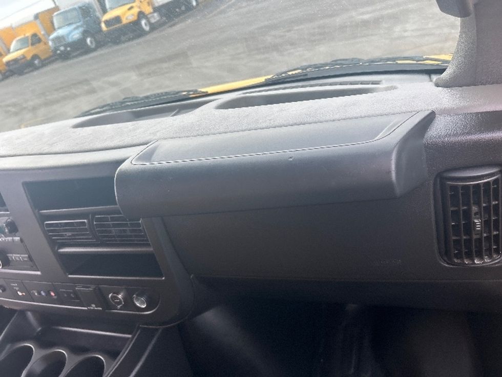 Light Duty Box Truck-Light and Medium Duty Trucks-GMC-2022-Savana G33903-East Chicago-IN-106,734\n\t\tmiles-$ 27,750 - Image 21