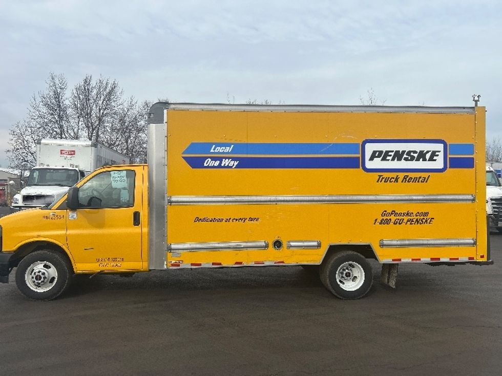 Light Duty Box Truck-Light and Medium Duty Trucks-GMC-2022-Savana G33903-East Chicago-IN-106,734\n\t\tmiles-$ 27,750 - Image 4