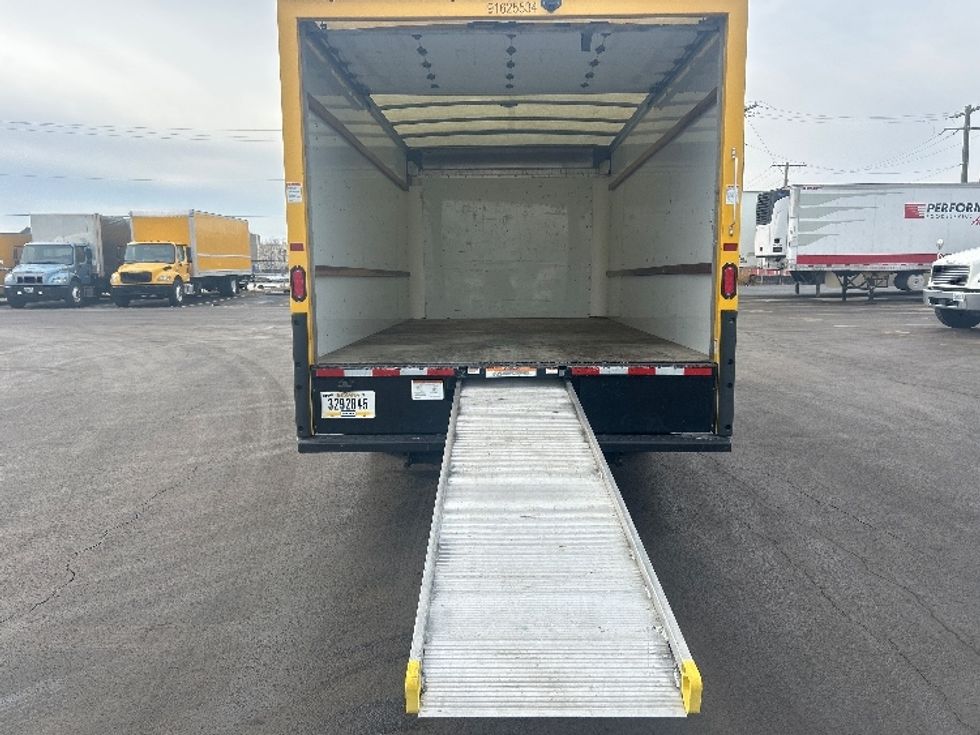 Light Duty Box Truck-Light and Medium Duty Trucks-GMC-2022-Savana G33903-East Chicago-IN-106,734\n\t\tmiles-$ 27,750 - Image 9
