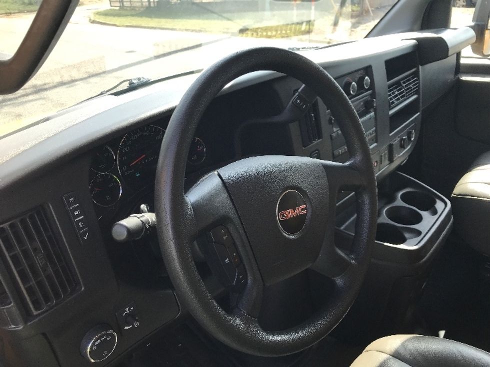 Light Duty Box Truck-Light and Medium Duty Trucks-GMC-2022-Savana G33903-East Chicago-IN-111,535\n\t\tmiles-$ 27,000 - Image 17