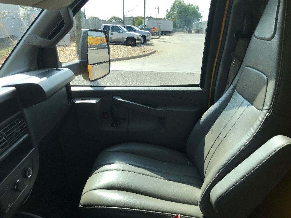 Light Duty Box Truck-Light and Medium Duty Trucks-GMC-2022-Savana G33903-East Chicago-IN-111,535\n\t\tmiles-$ 27,000 - Image 19