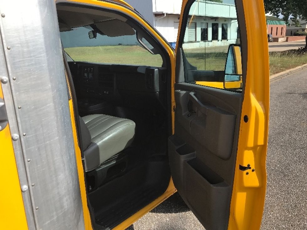 Light Duty Box Truck-Light and Medium Duty Trucks-GMC-2022-Savana G33903-East Chicago-IN-111,535\n\t\tmiles-$ 27,000 - Image 20