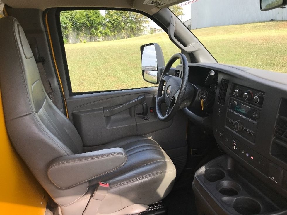 Light Duty Box Truck-Light and Medium Duty Trucks-GMC-2022-Savana G33903-East Chicago-IN-111,535\n\t\tmiles-$ 27,000 - Image 22