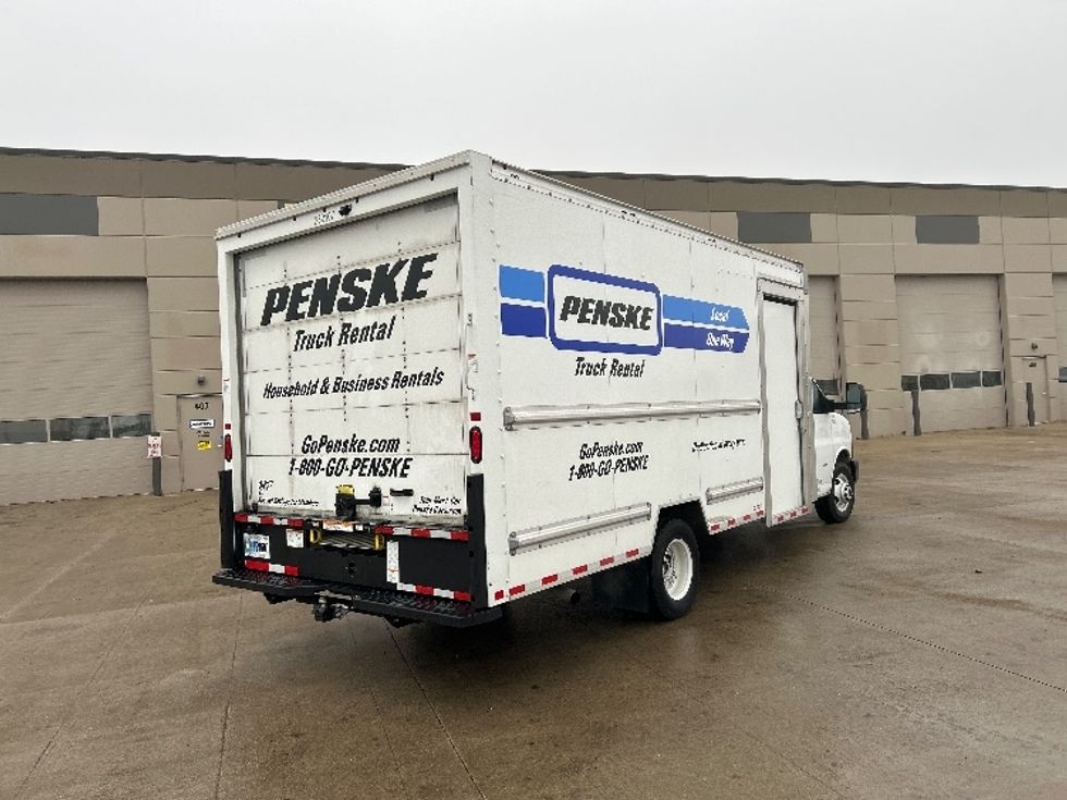 2022 Gmc Savana 3500 Cutaway photo 12