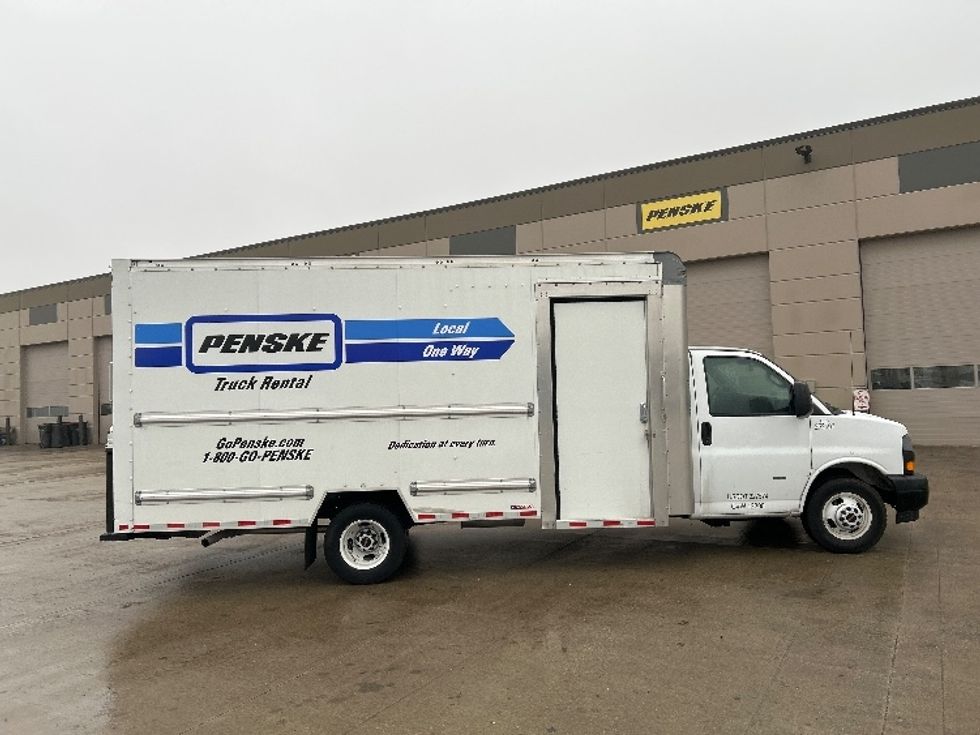 2022 Gmc Savana 3500 Cutaway photo 14
