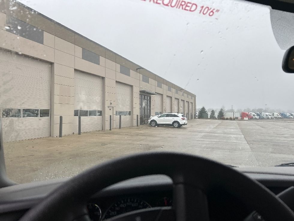 2022 Gmc Savana 3500 Cutaway photo 16