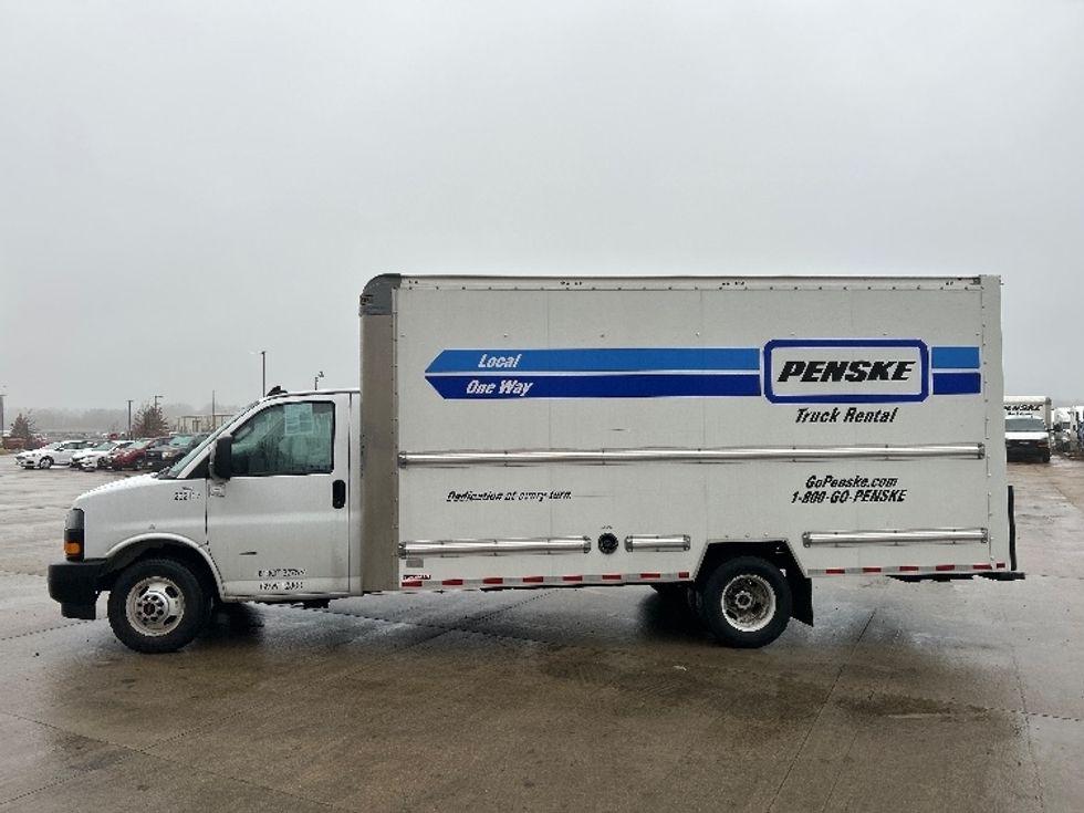 2022 Gmc Savana 3500 Cutaway photo 4