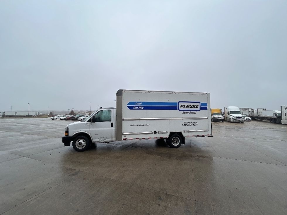 2022 Gmc Savana 3500 Cutaway photo 5