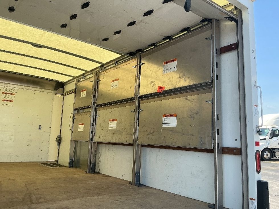 Light Duty Box Truck-Light and Medium Duty Trucks-GMC-2022-Savana G33903-East Chicago-IN-27,822\n\t\tmiles-$ 43,500 - Image 11