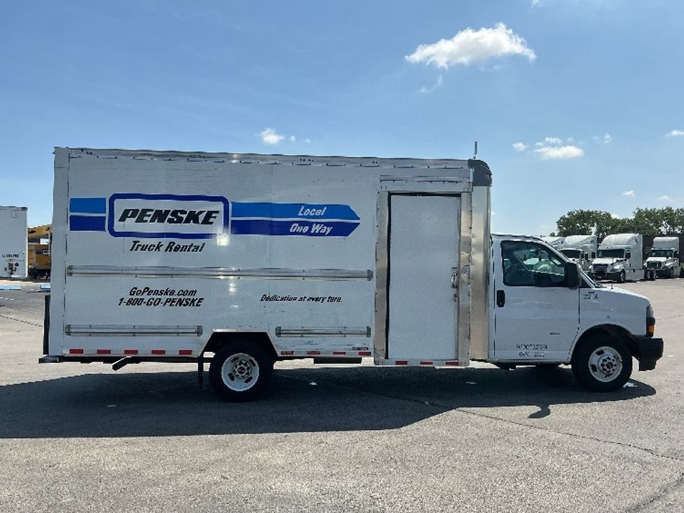 Light Duty Box Truck-Light and Medium Duty Trucks-GMC-2022-Savana G33903-East Chicago-IN-27,822\n\t\tmiles-$ 43,500 - Image 14